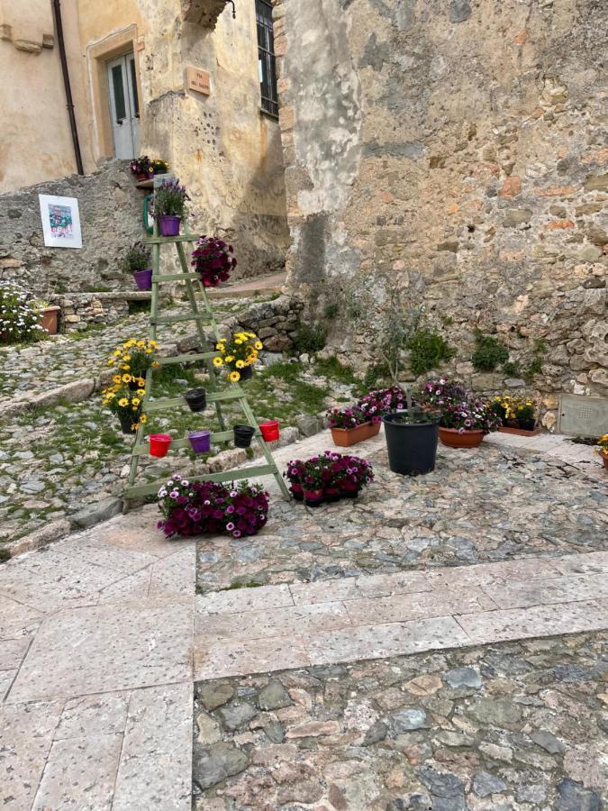 Appartamento Stella Marina In Pieno Centro Di Pietra Ligure Sulla Passeggiata E A Un Passo Dal Mare Екстериор снимка