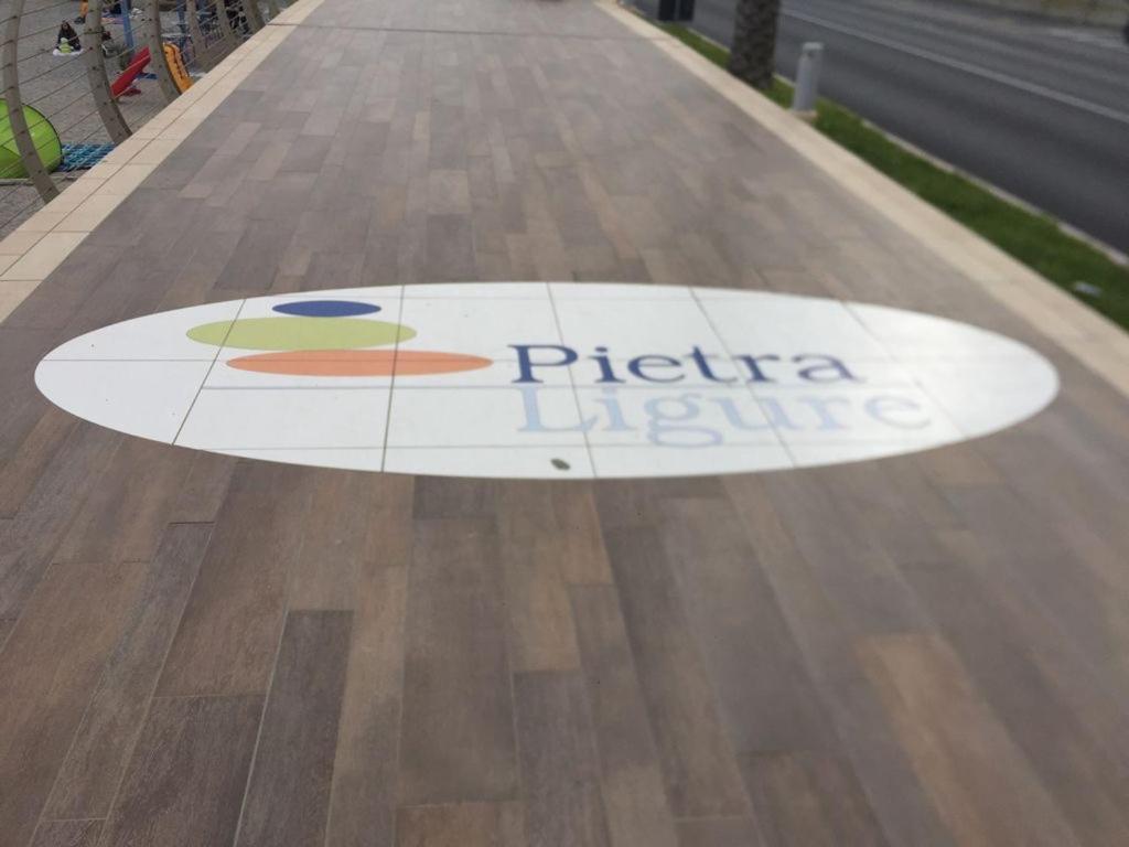 Appartamento Stella Marina In Pieno Centro Di Pietra Ligure Sulla Passeggiata E A Un Passo Dal Mare Екстериор снимка